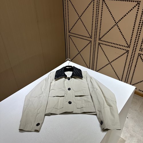 Bottega Veneta Elegant Leather Trench Coat Featuring a Woven Collar, Made of Imported Cotton Lambskin