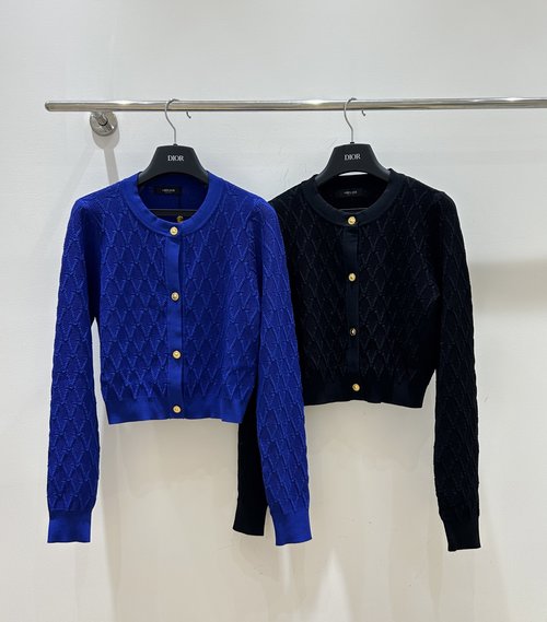 Versace V-Shaped Jacquard Knit Short Cardigan, Exquisite and Distinctive