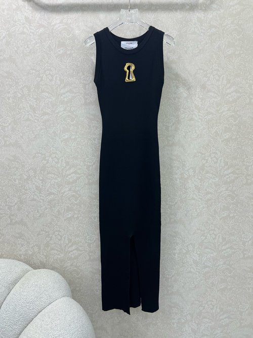 Chanel Elegant Sleeveless Knit Dress with Key Gold Buckle Decoration