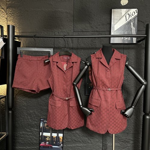 Gucci Classic Jacquard Series: Sleeveless Waistcoat and Shorts Set