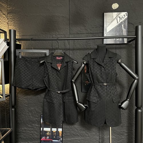 Gucci Classic Jacquard Series: Sleeveless Waistcoat and Shorts Set