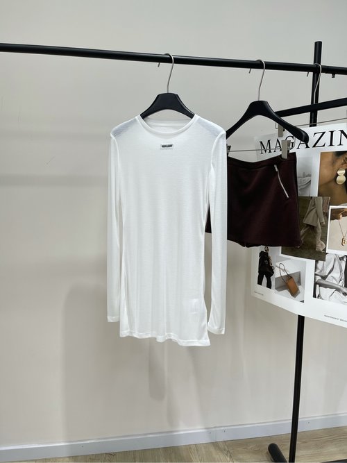 Miu Miu White Emblem Series Tulle Skirt with Elastic and Soft Material