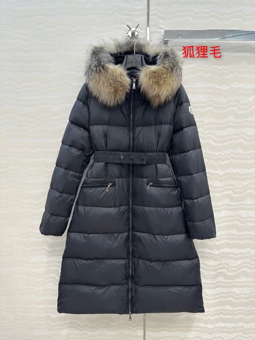 Moncler High - end Original Hooded Long Down Jacket with Detachable Fox Fur