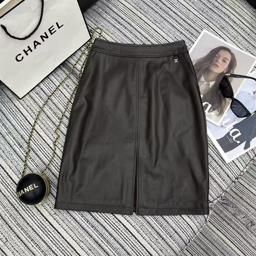 Chanel Early Autumn Recommended: Lambskin Slit Skirt with Double C Logo Pendant