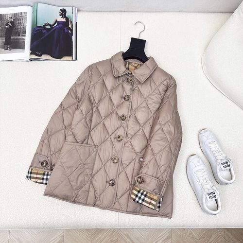 Burberry Essential Collection Diamond Quilted Button Collar Down Jacket