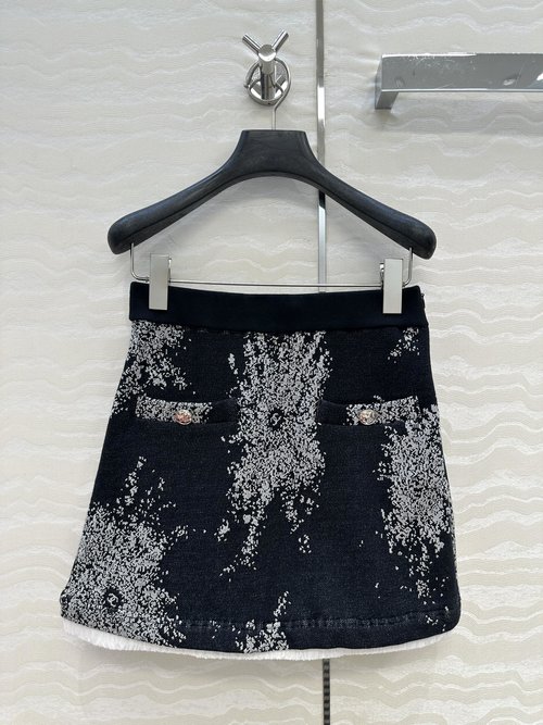 Chanel Custom Jacquard Cotton Mini Skirt with Pockets, Fashionable and Adaptable