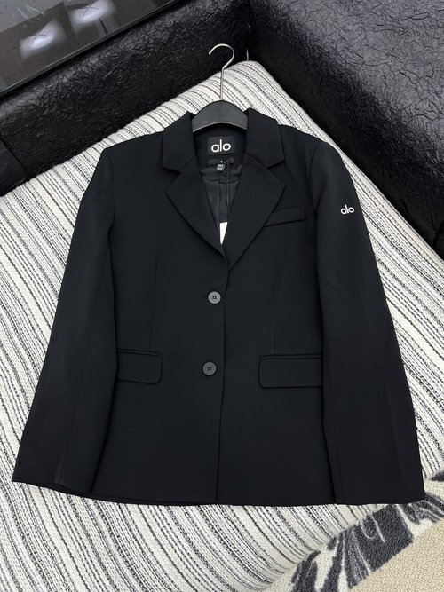 Loewe Classic Logo Printed Suit Jacket with Stylish Color Scheme