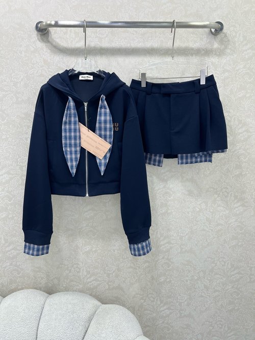 Miu Miu New Arrival Two-Tone Sweatshirt Set in Vintage Style