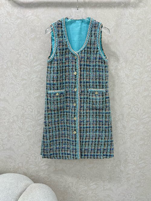 Chanel Exquisite Peacock Blue Wool Sleeveless Dress with Delicate Embroidery