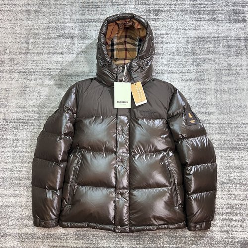 Burberry White Goose Down Coat: Classic Plaid & Custom Hardware