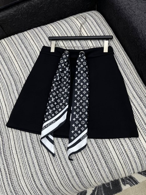 Louis Vuitton Air-cotton Skirt with Silk Scarf Decoration and Versatile Style