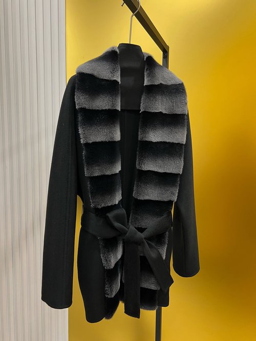 Loro Piana Handmade and Sophisticated Goat Cashmere and Wool Blend with Mink