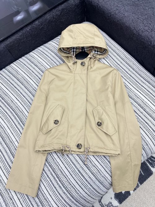Burberry Customized Hooded Short Trench Coat for Timeless Layering