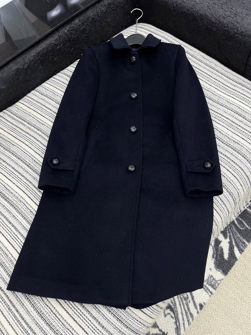 Hermes Luxurious Handmade Woolen Overcoat with Classic Lapel for Refined Taste