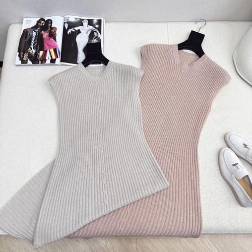 Loro Piana Elegant High - end Cashmere Sleeveless Dress with Classic Fit