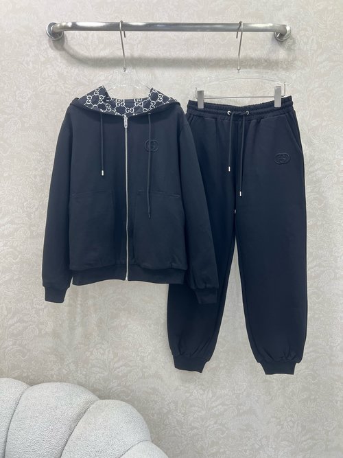 Gucci Double-sided Set with Hooded Zip Jacket and Cuffed Trousers, Elegant Style