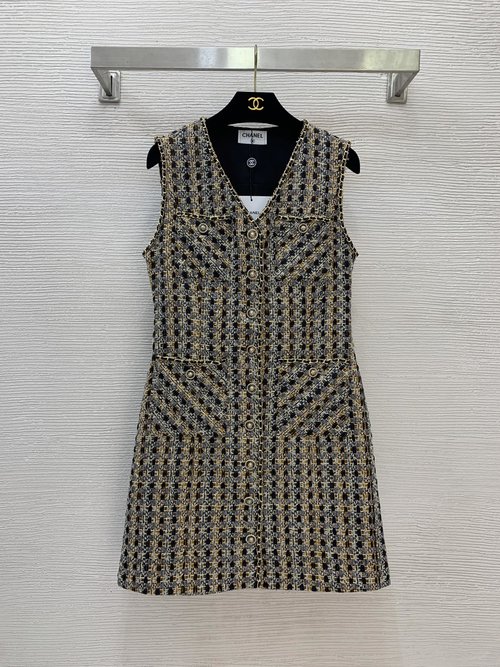 Chanel Slimming V-Neck Sleeveless Dress with Chain-Trimmed Collar