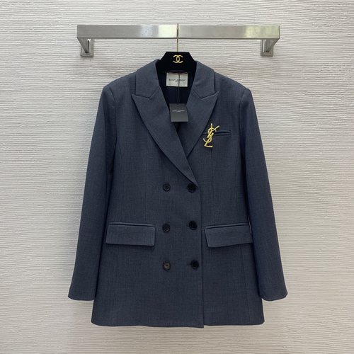 Gucci Premium Wool Blend Blazer with Notched Lapel and Brooch