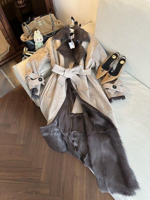 Loewe New Cashmere - Resembling Fox - Sheep Garments