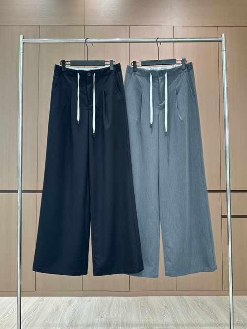 Maison Margiela Classic Solid Color Casual Pants, Elegant and Versatile