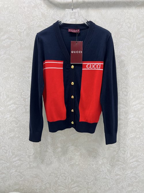 Gucci Flattering and Comfortable V-Neck Color-Blocked Knit Cardigan with Letter Jacquard