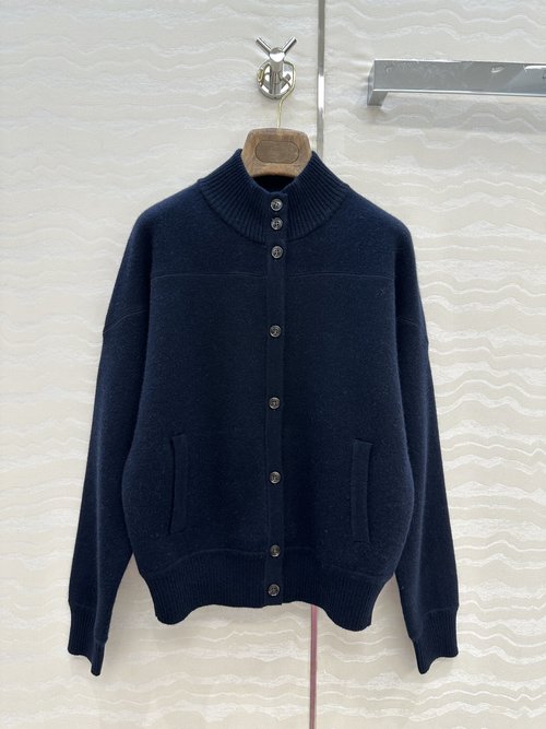 Loro Piana High-End Cashmere Collared Jacket in Classic Style