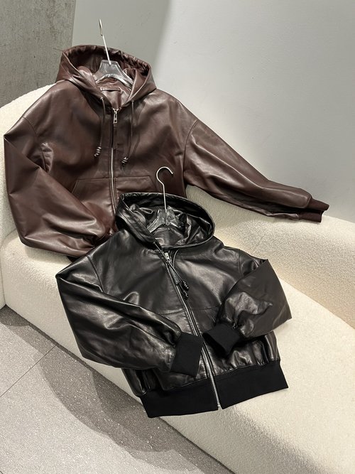 Loewe Loose-fitting Jacket with a Trendy Yet Sophisticated Style