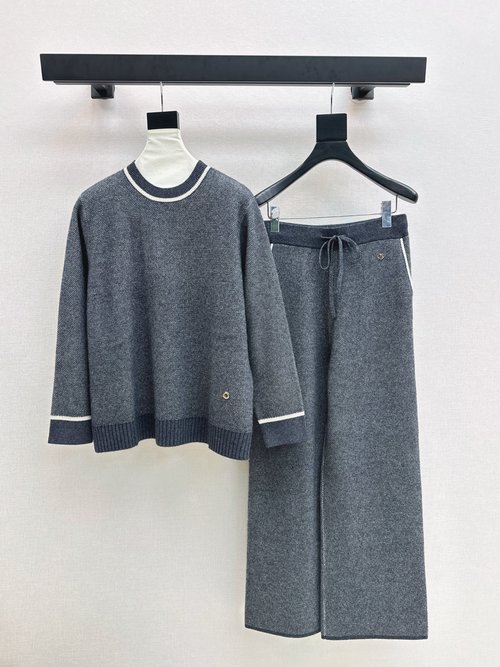 Loro Piana Maillard Color Cashmere Suit, Elastic and Long-Lasting