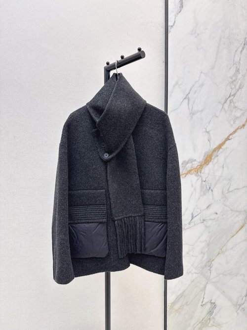 Max Mara Double - Sided Cashmere Spliced Down Jacket with Detachable Scarf, Luxurious Style