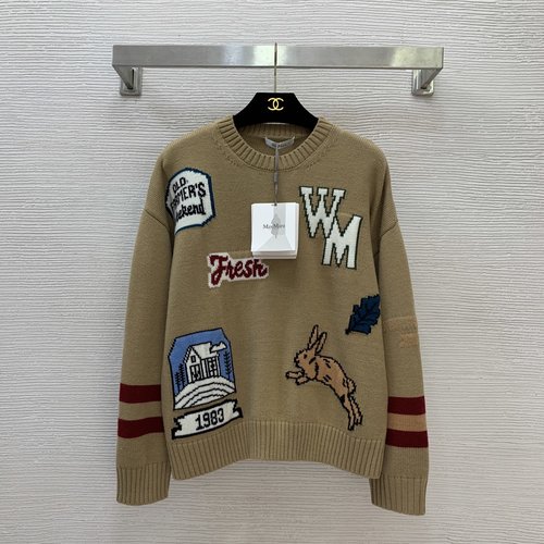 Max Mara Luxurious 100% Wool Sweater Adorned with Cartoon Jacquard