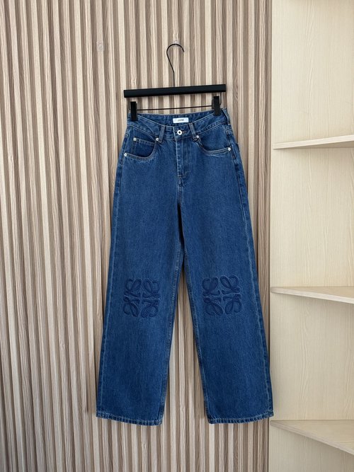 Loewe High-waisted Straight Jeans with Logo Embroidery for Leg Lengthening