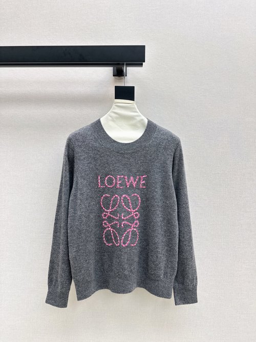 Loewe Classic Embroidered Logo Sweater for Versatile and Comfortable Wear