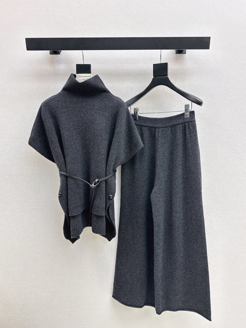 Loro Piana Sophisticated British-Style Knit Collared Cape with Straight-Leg Trousers