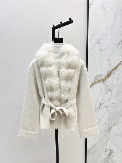 Fendi Comfortable and Stylish Knit Coat with Fox Fur Trim