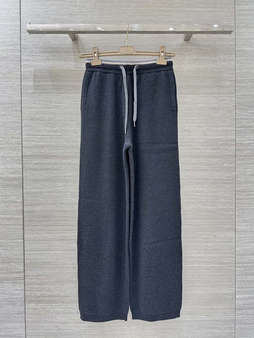 Brunello Cucinelli Sophisticated Loose-Fit Pants with Contrasting Waist and Imported Cashmere