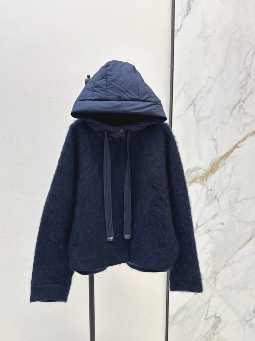 Max Mara Minimalist Wool-Cashmere Hooded Jacket with Stylish Details