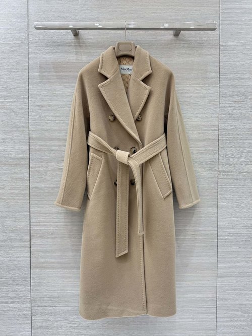Max Mara Classic Cocoon-Shaped Wool & Cashmere Coat with Fine Craftsmanship