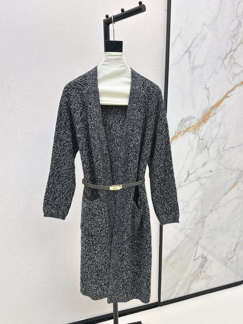 Hermes Knit Coat: Lazy Style with Old-Money Vibe