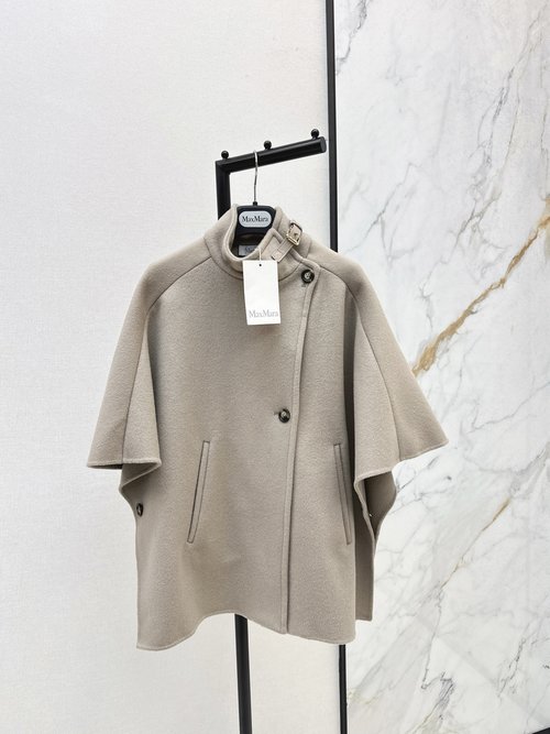 Max Mara Collared Woolen Cloak Coat with Elegant Design