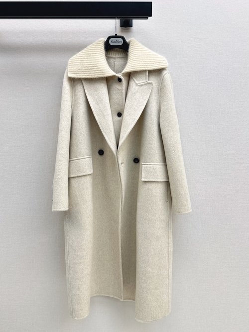 Max Mara Stylish Two-Piece Coat Set with Short Vest and Double-Breasted Design