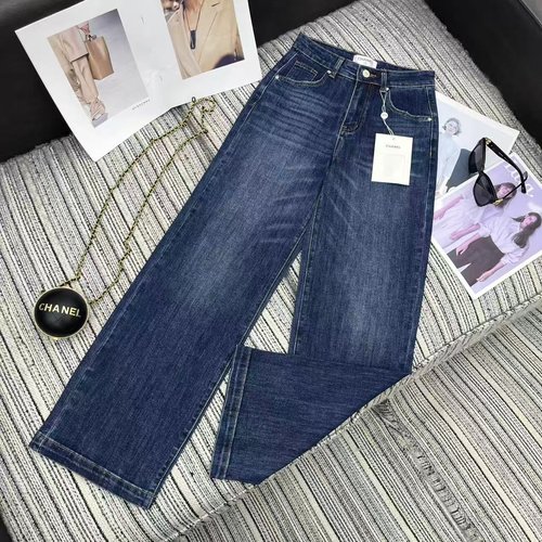 Chanel Recommended Double-C Logo Embroidery Pocket Straight Jeans with Elegant Wash Color