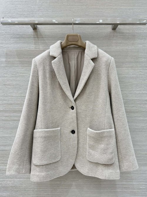 Brunello Cucinelli Exclusive First Release: Silver Silk Cashmere Knitted Suit Jacket with Copper Chain