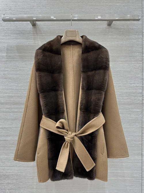 Loro Piana Jointly Designed Mink-Trimmed Cashmere Coat, Elegant and Warm