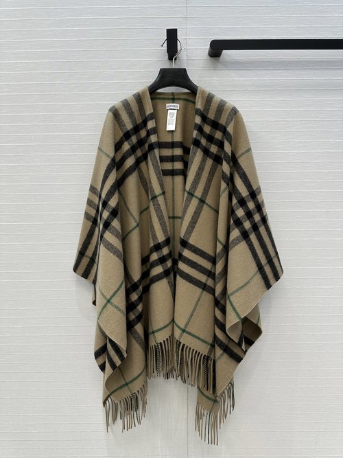 Burberry Exclusive Scottish Check Cashmere Shawl for a Retro Appearance