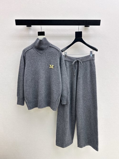 Max Mara Lazy-style Melange Wool Suit for Practical Use