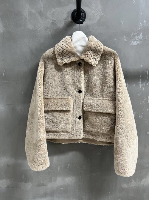 Bottega Veneta Fashionable Tailored Cut-Flower Woolen Garment