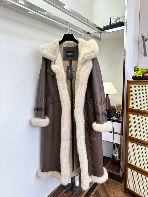 Celine Luxurious Turkish Fur-Trimmed Fur Coat with Noble Appeal