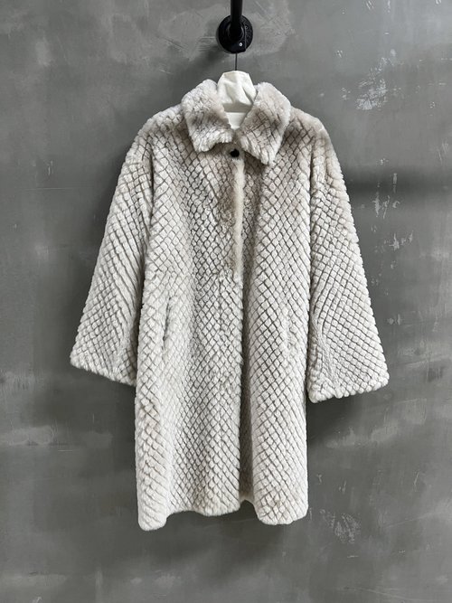 Bottega Veneta Exquisite Shearing Craft Piece with Imported South African Wool