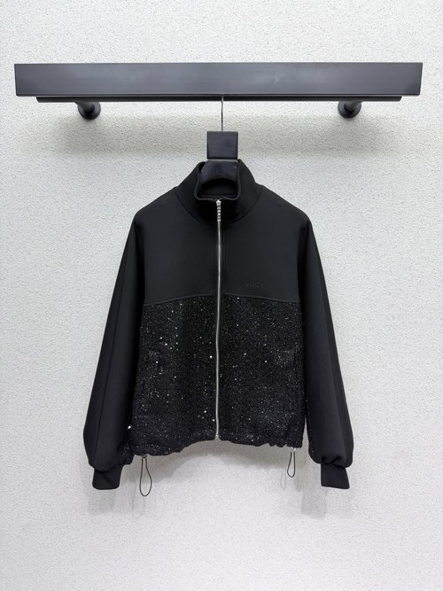 Gucci Sequined Casual Jacket: Enhancing Neckline and Exuding Elegance