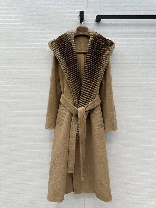 Loro Piana Exclusive High-End Fur-Trimmed Double-Sided Cashmere Coat